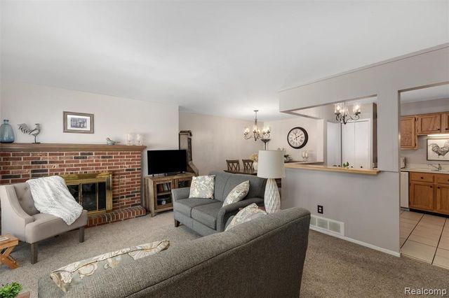 38565 Golfview Drive, Clinton Township, MI 48038