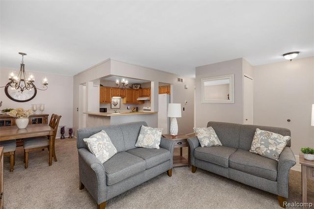 38565 Golfview Drive, Clinton Township, MI 48038