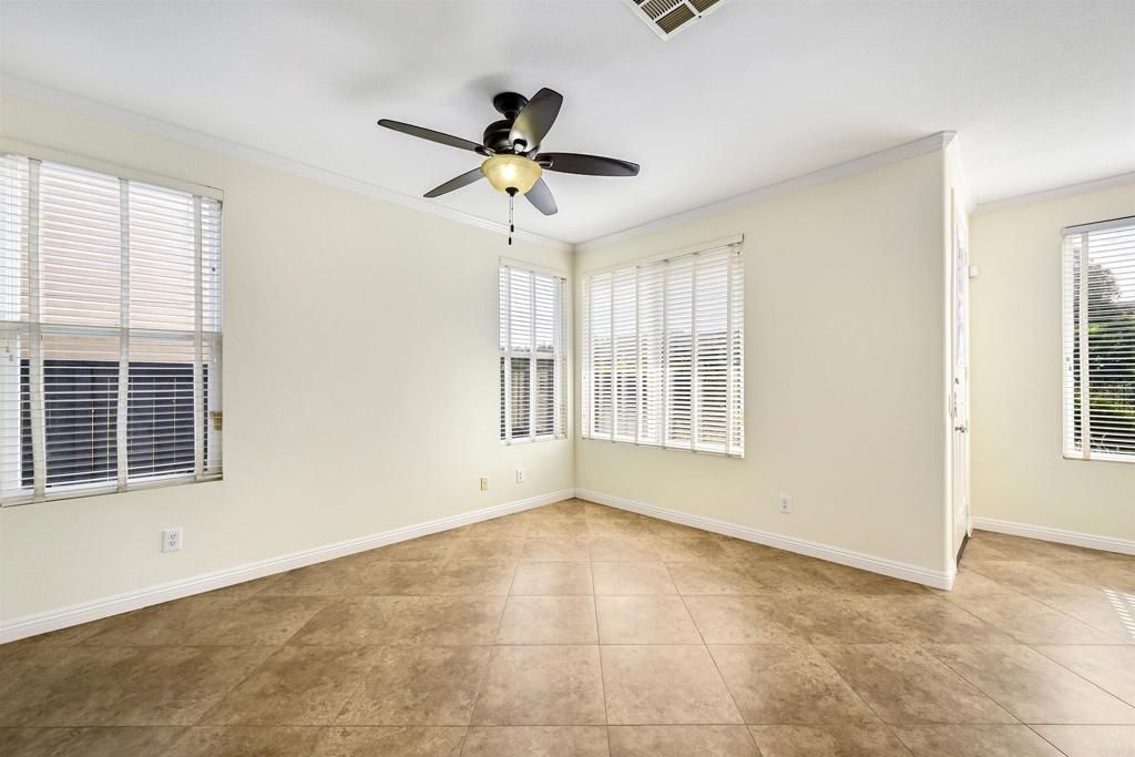 Image 9 of property listing at 12204 Pepper Tree Lane, Poway, CA 92064