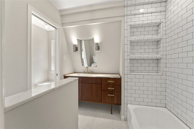 9531 Vinewood Drive, Dallas, TX 75228