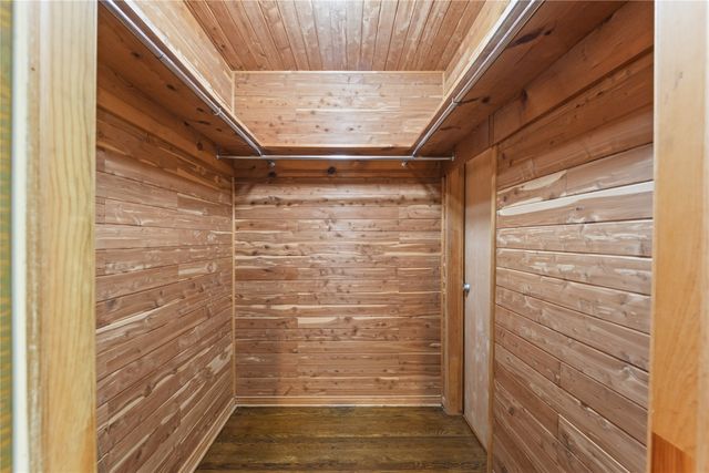 9531 Vinewood Drive, Dallas, TX 75228