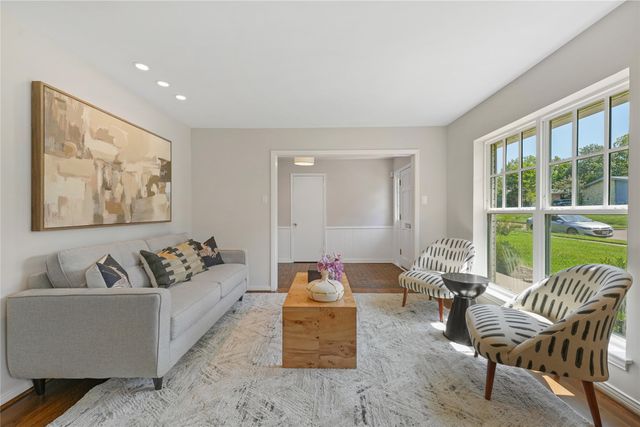 9531 Vinewood Drive, Dallas, TX 75228