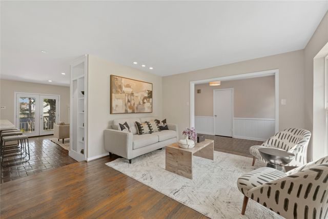 9531 Vinewood Drive, Dallas, TX 75228