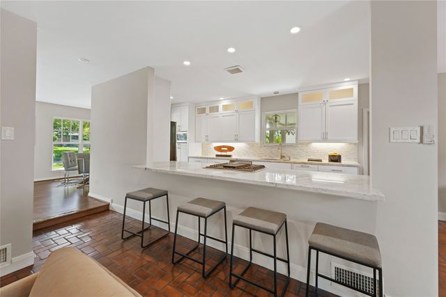 9531 Vinewood Drive, Dallas, TX 75228