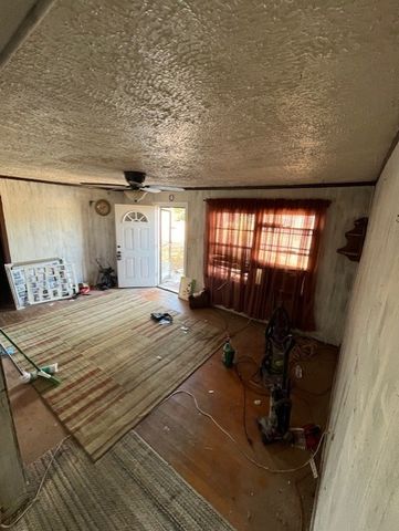 913 Waverly Dr, Midland, TX 79703