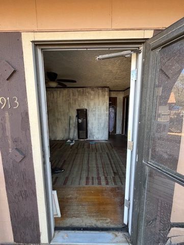 913 Waverly Dr, Midland, TX 79703