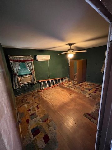 913 Waverly Dr, Midland, TX 79703