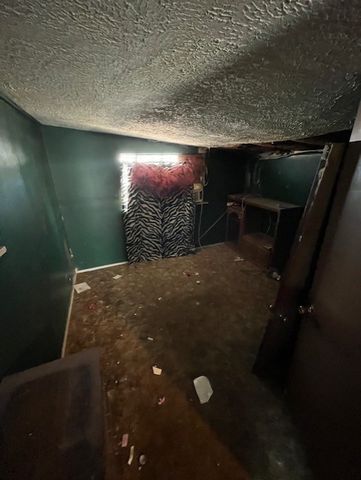 913 Waverly Dr, Midland, TX 79703