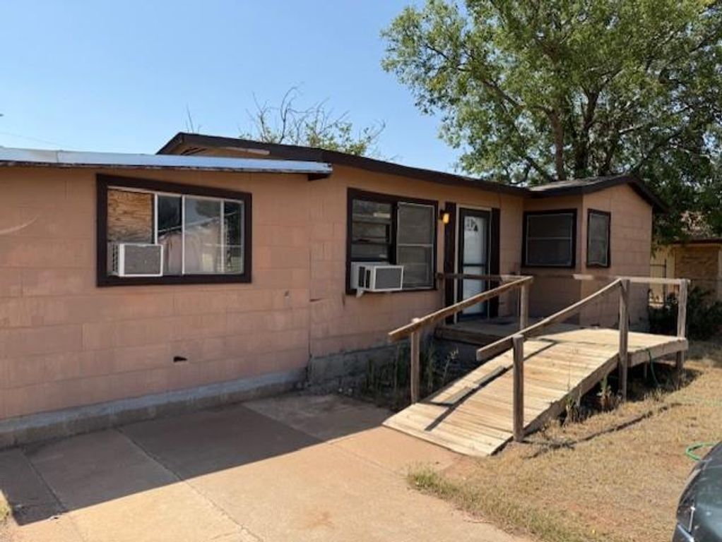 913 Waverly Dr, Midland, TX 79703