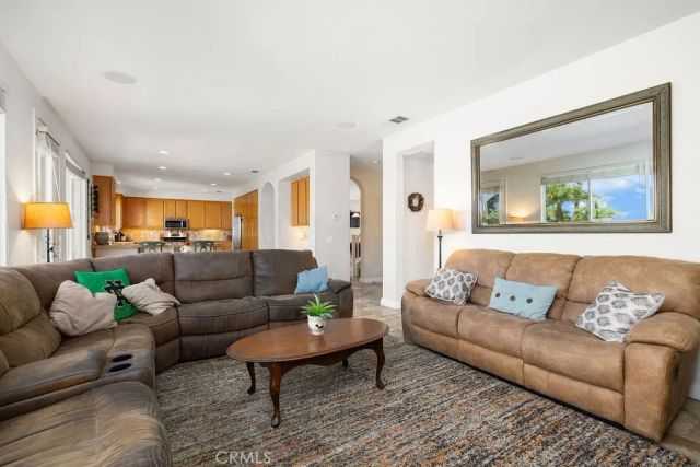 135 Custer Circle, Corona, CA 92881