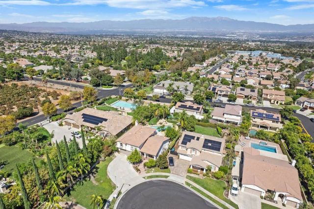 135 Custer Circle, Corona, CA 92881