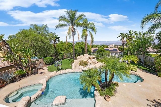 135 Custer Circle, Corona, CA 92881