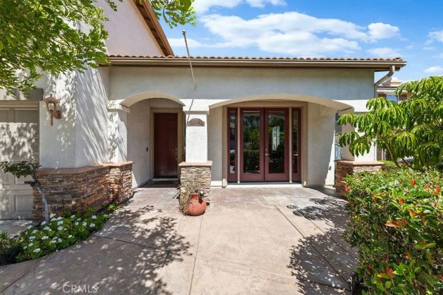 135 Custer Circle, Corona, CA 92881