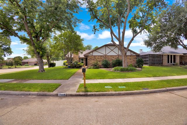 1600 Hearthstone Drive, Plano, TX 75023