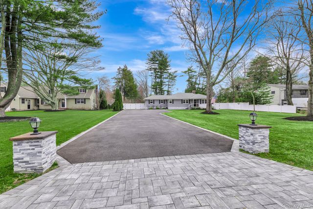 14 Ursular Court, Smithtown, NY 11787