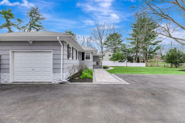 14 Ursular Court, Smithtown, NY 11787