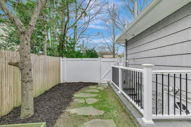 14 Ursular Court, Smithtown, NY 11787
