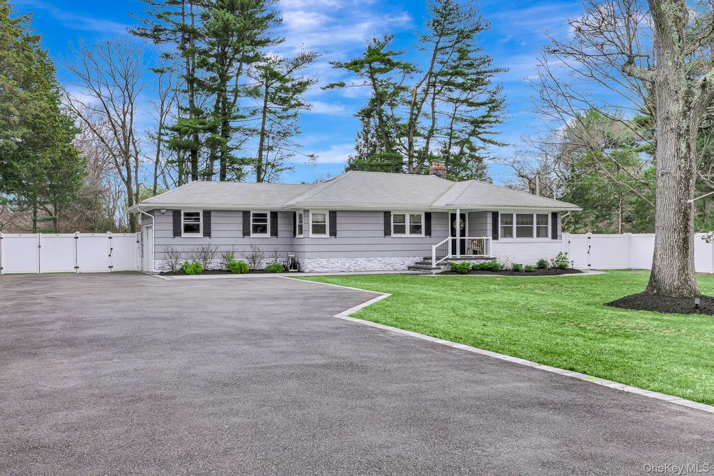 14 Ursular Court, Smithtown, NY 11787