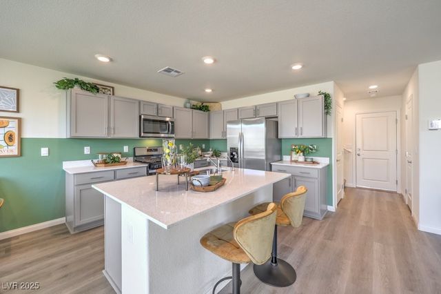 9376 AVA HATHAWAY Street 15, Las Vegas, NV 89141