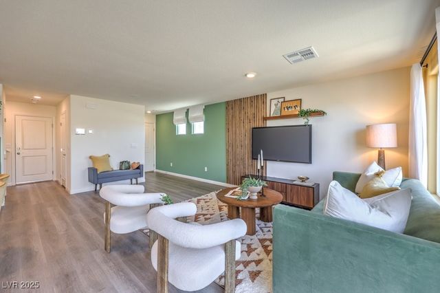 9376 AVA HATHAWAY Street 15, Las Vegas, NV 89141