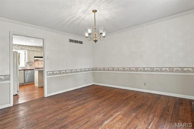 2073 Willow Leaf Drive, Frontenac, MO 63131