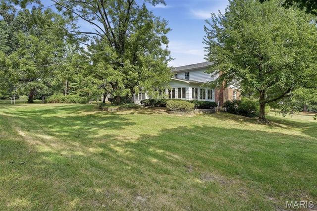 2073 Willow Leaf Drive, Frontenac, MO 63131