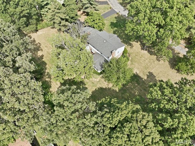 2073 Willow Leaf Drive, Frontenac, MO 63131