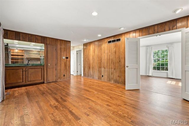 2073 Willow Leaf Drive, Frontenac, MO 63131