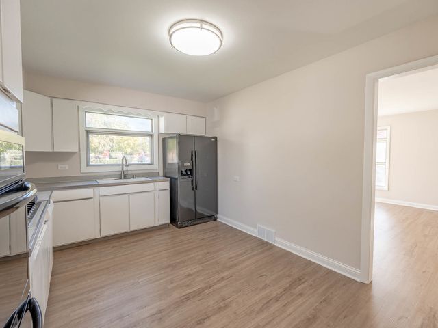 1502 N 35th Avenue, Melrose Park, IL 60160