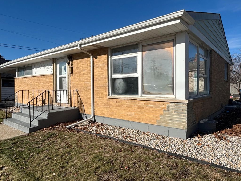 1502 N 35th Avenue, Melrose Park, IL 60160