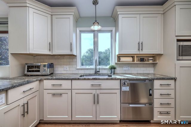 90 Brook Hill Road, Hamden, CT 06514