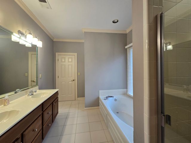 3233 WEDGE HILL CV, Memphis, TN 38125