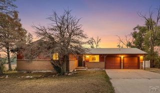 11 MacNaughton Rd, Pueblo, CO 81001