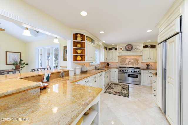 158 Willow Grove Drive, Lincroft, NJ 07738