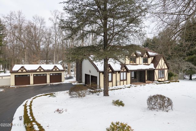 158 Willow Grove Drive, Lincroft, NJ 07738