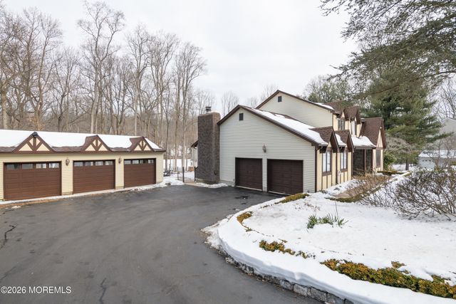 158 Willow Grove Drive, Lincroft, NJ 07738