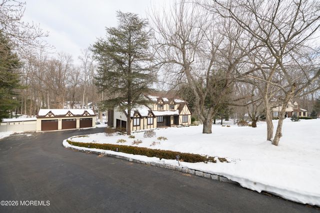 158 Willow Grove Drive, Lincroft, NJ 07738