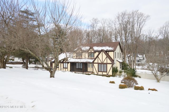 158 Willow Grove Drive, Lincroft, NJ 07738