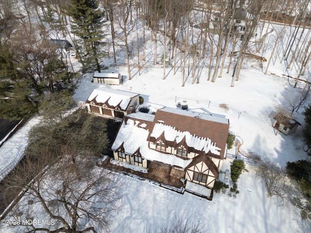 158 Willow Grove Drive, Lincroft, NJ 07738