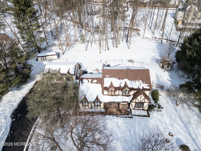 158 Willow Grove Drive, Lincroft, NJ 07738