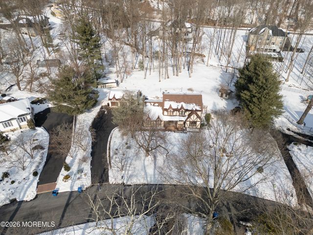 158 Willow Grove Drive, Lincroft, NJ 07738