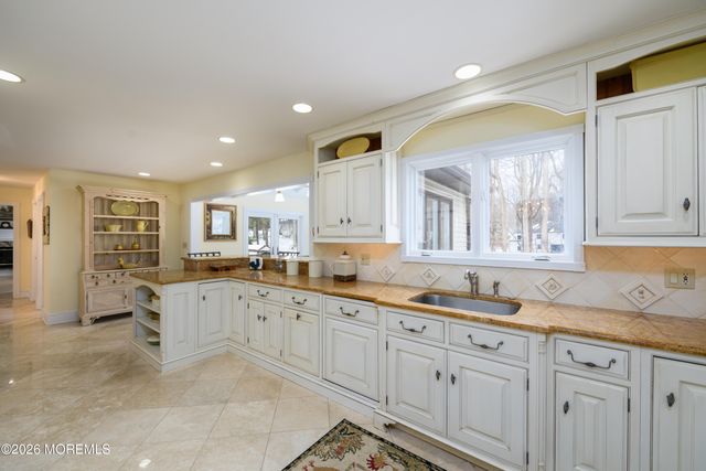 158 Willow Grove Drive, Lincroft, NJ 07738