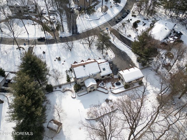158 Willow Grove Drive, Lincroft, NJ 07738