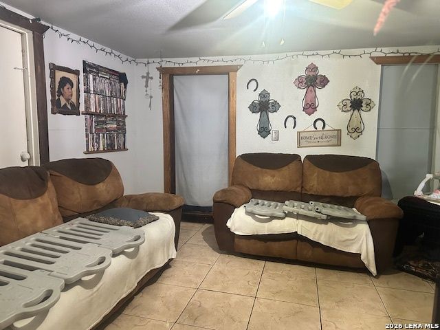 517 Avenue K, Poteet, TX 78065