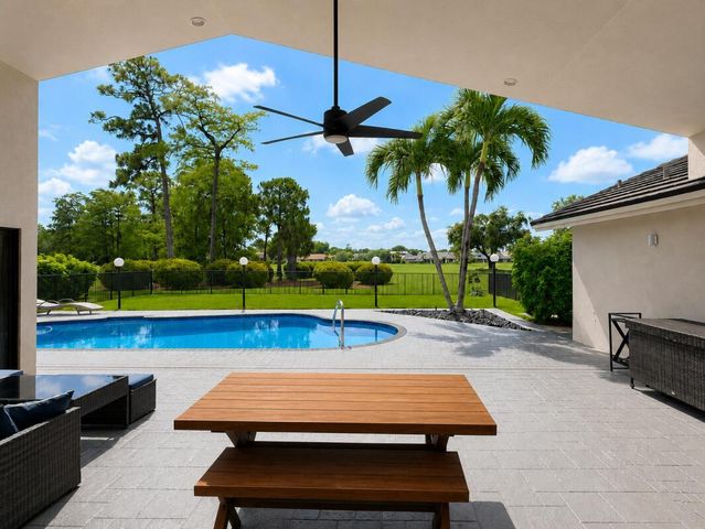 10875 Boca Woods Lane, Boca Raton, FL 33428