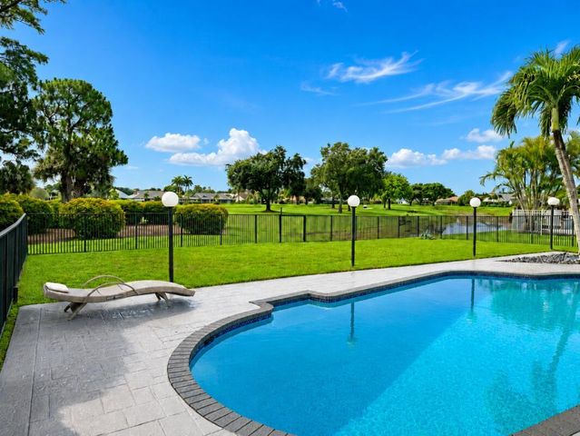 10875 Boca Woods Lane, Boca Raton, FL 33428