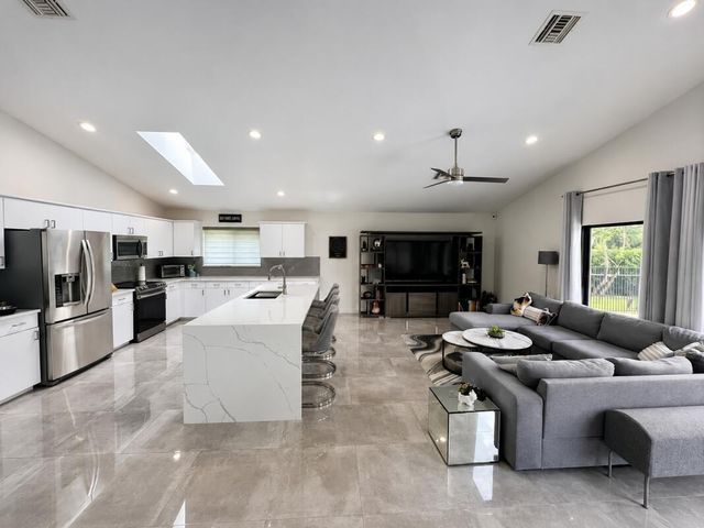 10875 Boca Woods Lane, Boca Raton, FL 33428