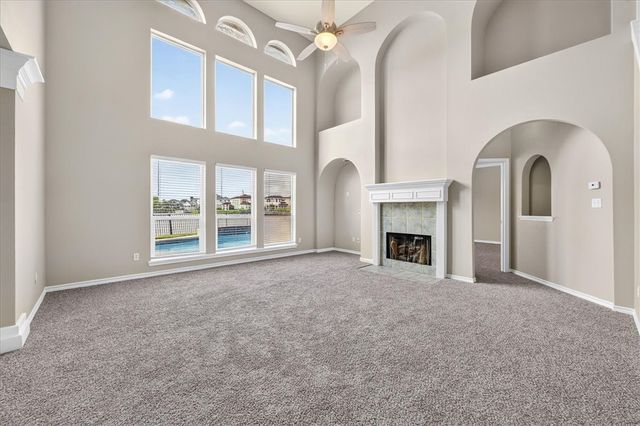 7414 Lake Micala Dr, Corpus Christi, TX 78413