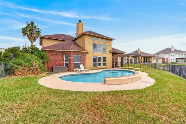 7414 Lake Micala Dr, Corpus Christi, TX 78413