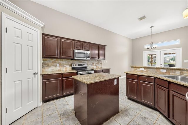 7414 Lake Micala Dr, Corpus Christi, TX 78413